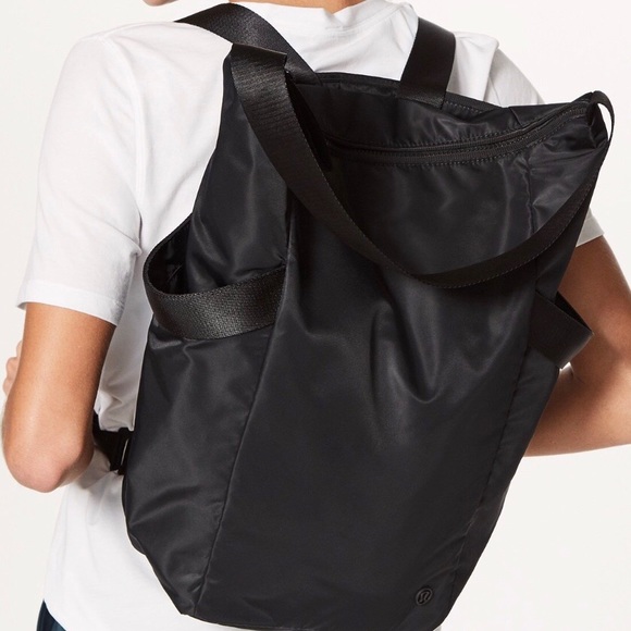 Lululemon Enroute Bag Tote Backpack 